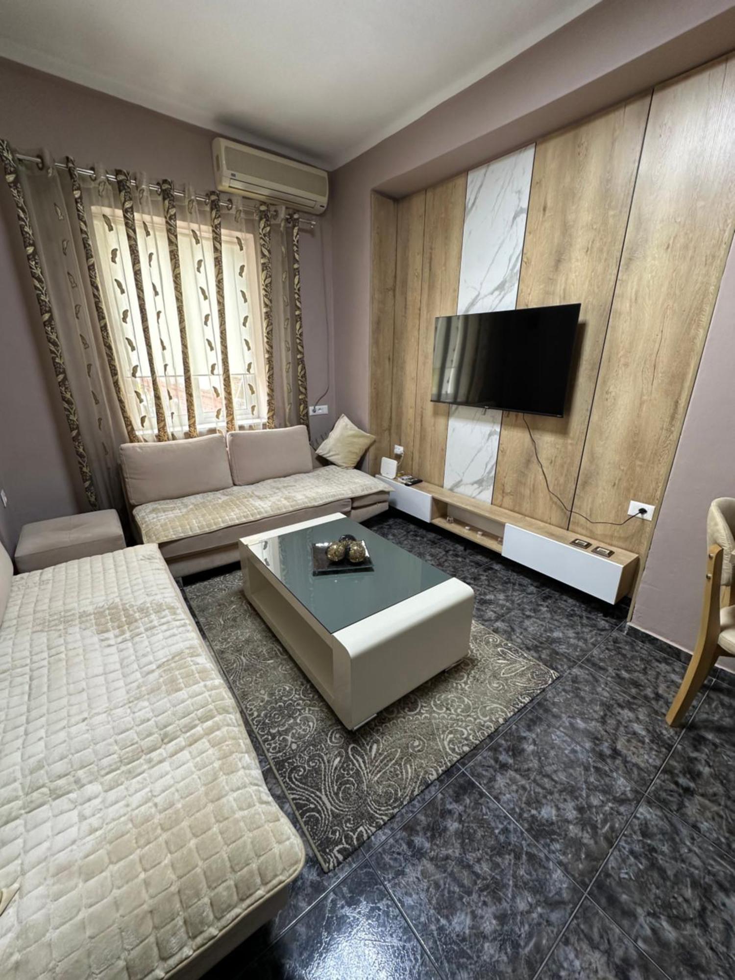 Midtown Cozy Apartment 티라나 외부 사진